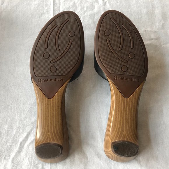 Naturalizer Holston Black Leather Sandal - Picture 6 of 9